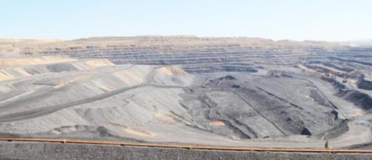 The stock of tailings piles occupies a large amount of land